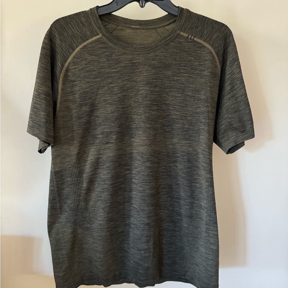 Lululemon medium green shirt